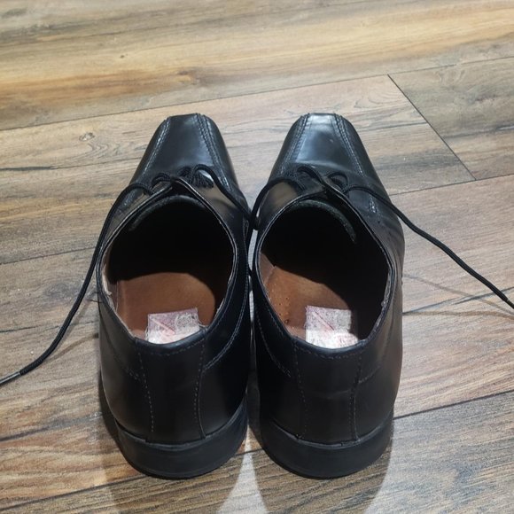 *SOLD* All leather men's dress shoe* - Picture 2 of 6